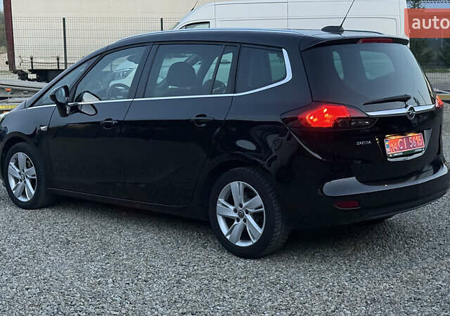 Черный Опель Zafira Tourer, объемом двигателя 1.6 л и пробегом 220 тыс. км за 12500 $, фото 5 на Automoto.ua