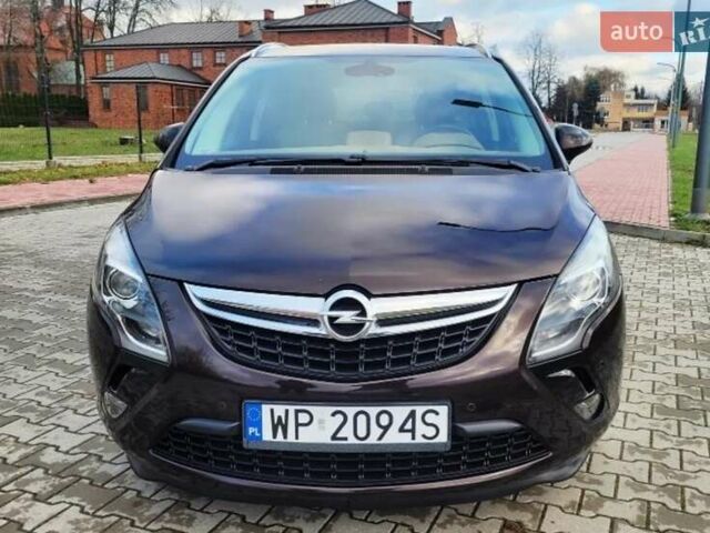 Фиолетовый Опель Zafira Tourer, объемом двигателя 2 л и пробегом 136 тыс. км за 8000 $, фото 9 на Automoto.ua