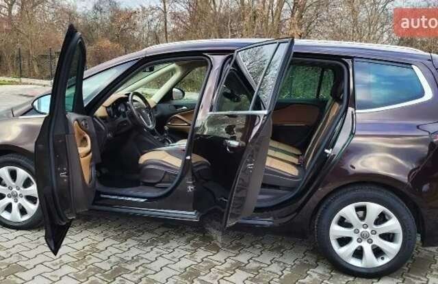 Фиолетовый Опель Zafira Tourer, объемом двигателя 2 л и пробегом 136 тыс. км за 8000 $, фото 10 на Automoto.ua