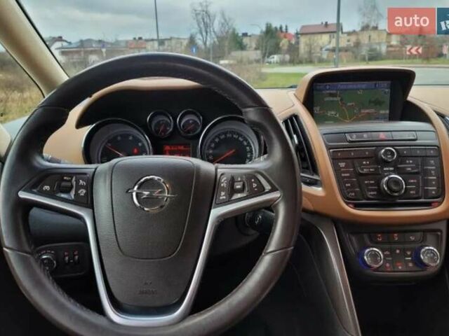 Фиолетовый Опель Zafira Tourer, объемом двигателя 2 л и пробегом 136 тыс. км за 8000 $, фото 13 на Automoto.ua