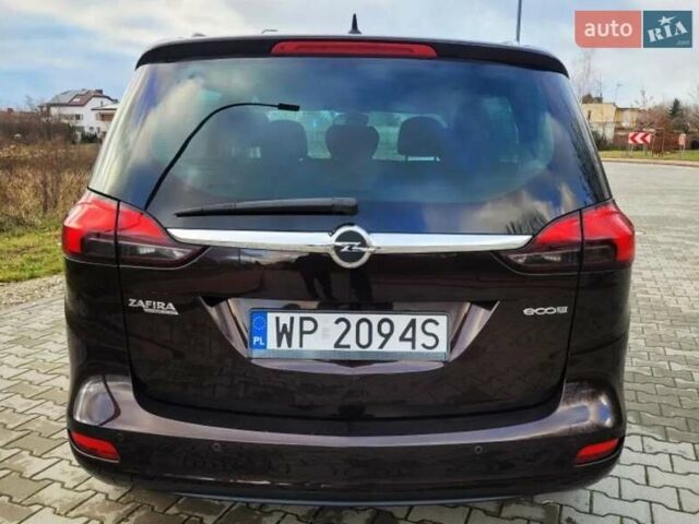 Фиолетовый Опель Zafira Tourer, объемом двигателя 2 л и пробегом 136 тыс. км за 8000 $, фото 3 на Automoto.ua