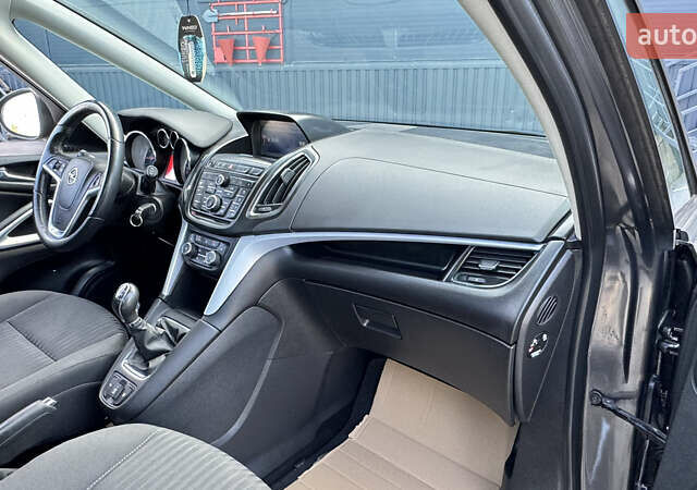 Коричневый Опель Zafira Tourer, объемом двигателя 1.6 л и пробегом 188 тыс. км за 9350 $, фото 40 на Automoto.ua