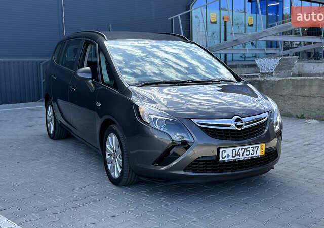 Коричневый Опель Zafira Tourer, объемом двигателя 1.6 л и пробегом 188 тыс. км за 9350 $, фото 2 на Automoto.ua