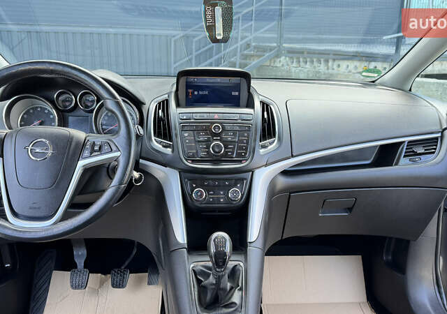 Коричневый Опель Zafira Tourer, объемом двигателя 1.6 л и пробегом 188 тыс. км за 9350 $, фото 33 на Automoto.ua