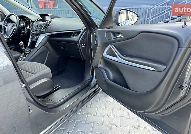 Коричневый Опель Zafira Tourer, объемом двигателя 1.6 л и пробегом 188 тыс. км за 9350 $, фото 41 на Automoto.ua
