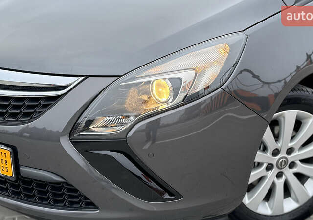 Коричневый Опель Zafira Tourer, объемом двигателя 1.6 л и пробегом 189 тыс. км за 9150 $, фото 6 на Automoto.ua