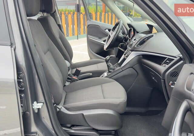 Коричневый Опель Zafira Tourer, объемом двигателя 1.6 л и пробегом 189 тыс. км за 9150 $, фото 22 на Automoto.ua