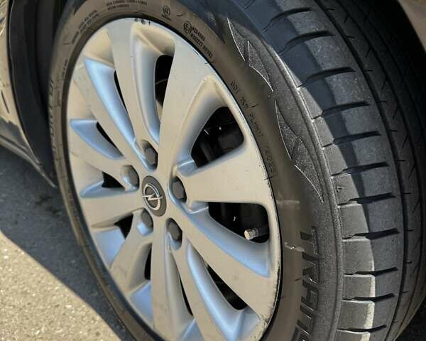 Коричневий Опель Zafira Tourer, об'ємом двигуна 2 л та пробігом 193 тис. км за 11700 $, фото 20 на Automoto.ua