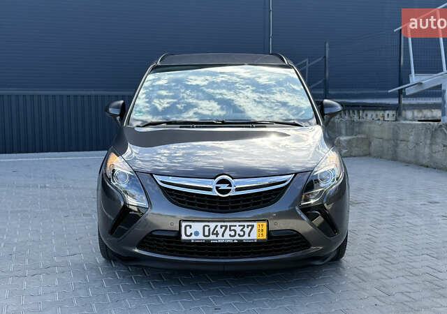 Коричневый Опель Zafira Tourer, объемом двигателя 1.6 л и пробегом 188 тыс. км за 9350 $, фото 1 на Automoto.ua