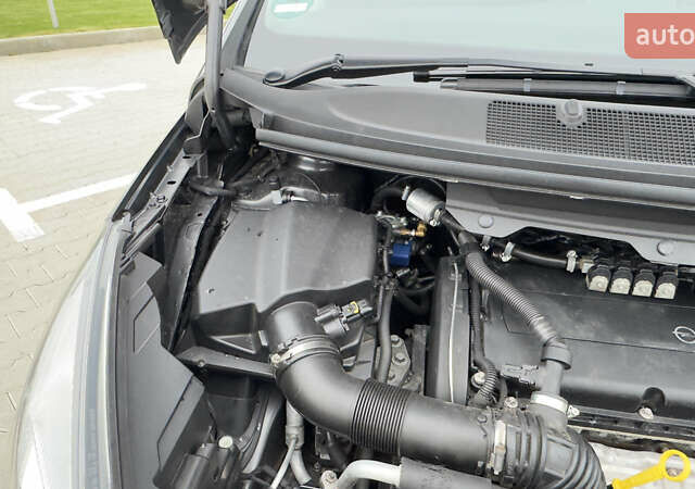 Коричневый Опель Zafira Tourer, объемом двигателя 1.6 л и пробегом 189 тыс. км за 9150 $, фото 34 на Automoto.ua