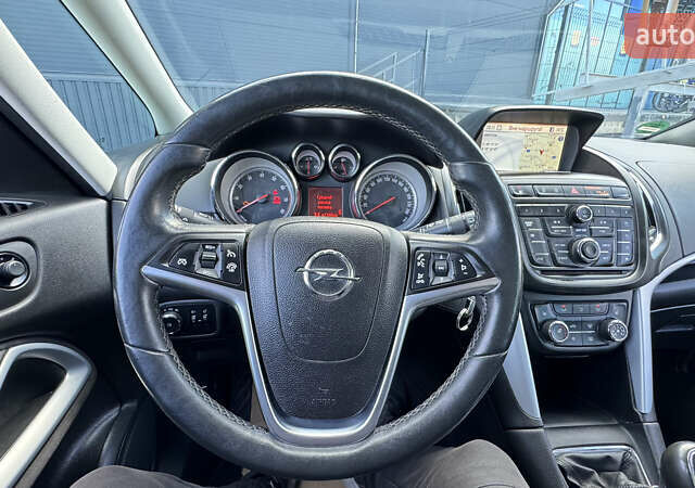 Коричневый Опель Zafira Tourer, объемом двигателя 1.6 л и пробегом 189 тыс. км за 9150 $, фото 41 на Automoto.ua
