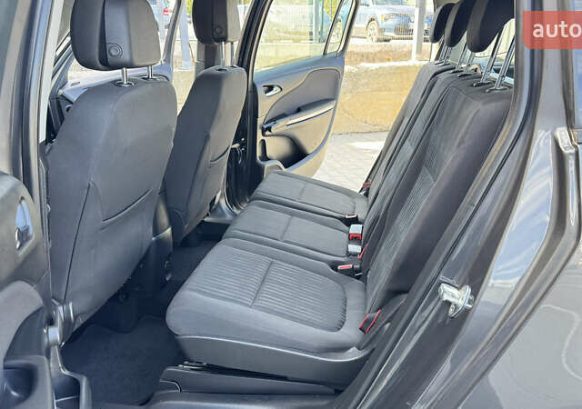 Коричневый Опель Zafira Tourer, объемом двигателя 1.6 л и пробегом 188 тыс. км за 9350 $, фото 34 на Automoto.ua