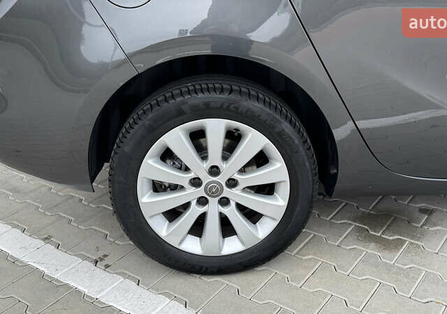 Коричневый Опель Zafira Tourer, объемом двигателя 1.6 л и пробегом 189 тыс. км за 9150 $, фото 13 на Automoto.ua