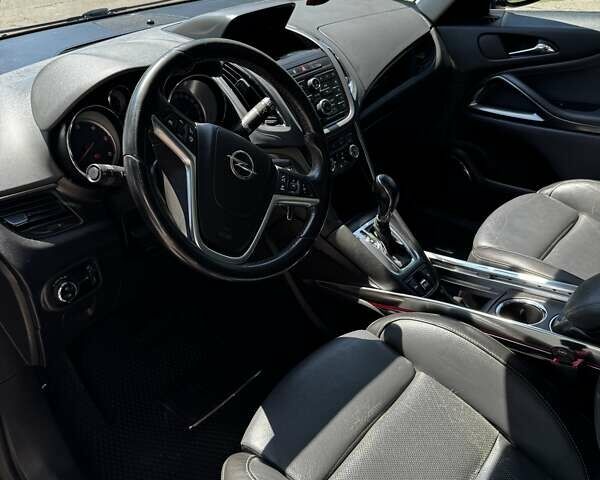 Коричневий Опель Zafira Tourer, об'ємом двигуна 2 л та пробігом 193 тис. км за 11700 $, фото 10 на Automoto.ua