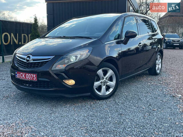 Коричневый Опель Zafira Tourer, объемом двигателя 2 л и пробегом 230 тыс. км за 11999 $, фото 2 на Automoto.ua