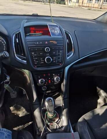 Коричневый Опель Zafira Tourer, объемом двигателя 1.96 л и пробегом 280 тыс. км за 9000 $, фото 7 на Automoto.ua