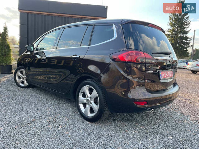 Коричневый Опель Zafira Tourer, объемом двигателя 2 л и пробегом 230 тыс. км за 11999 $, фото 42 на Automoto.ua