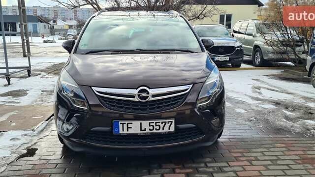 Коричневый Опель Zafira Tourer, объемом двигателя 1.4 л и пробегом 217 тыс. км за 9990 $, фото 1 на Automoto.ua