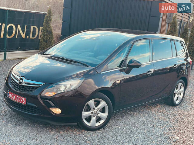 Коричневый Опель Zafira Tourer, объемом двигателя 2 л и пробегом 230 тыс. км за 11999 $, фото 4 на Automoto.ua