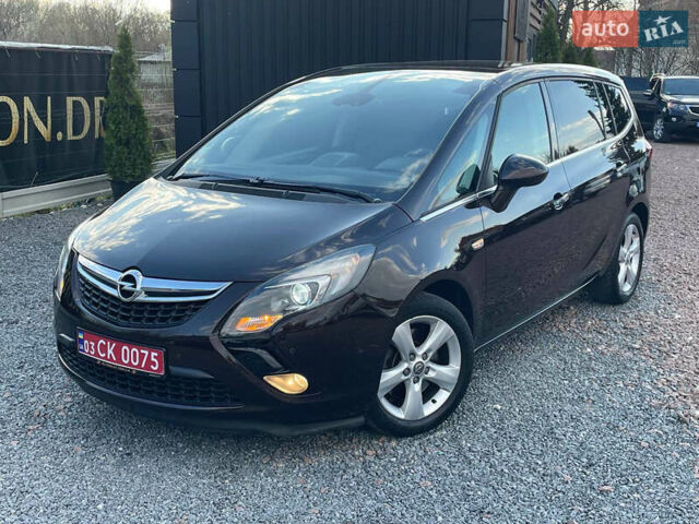 Коричневый Опель Zafira Tourer, объемом двигателя 2 л и пробегом 230 тыс. км за 11999 $, фото 1 на Automoto.ua
