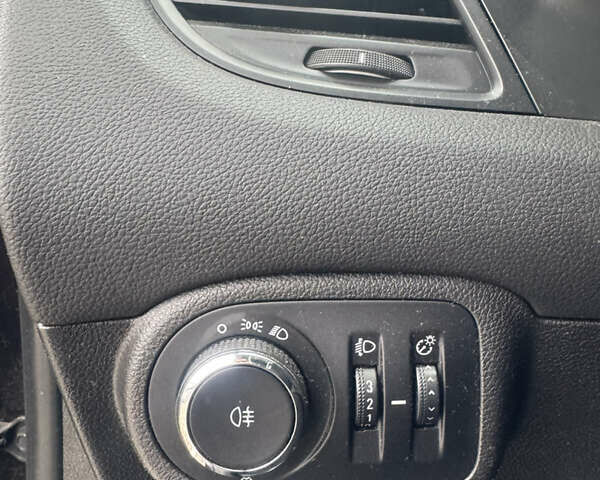 Коричневий Опель Zafira Tourer, об'ємом двигуна 1.96 л та пробігом 229 тис. км за 10399 $, фото 28 на Automoto.ua