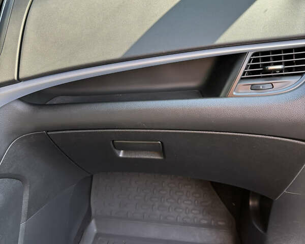 Коричневый Опель Zafira Tourer, объемом двигателя 2 л и пробегом 212 тыс. км за 10800 $, фото 13 на Automoto.ua