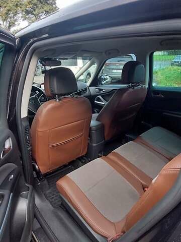 Коричневый Опель Zafira Tourer, объемом двигателя 1.6 л и пробегом 316 тыс. км за 11000 $, фото 7 на Automoto.ua