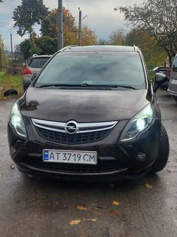 Коричневый Опель Zafira Tourer, объемом двигателя 1.6 л и пробегом 316 тыс. км за 11000 $, фото 1 на Automoto.ua