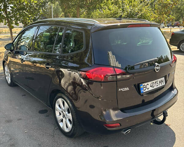 Коричневый Опель Zafira Tourer, объемом двигателя 2 л и пробегом 212 тыс. км за 10800 $, фото 3 на Automoto.ua