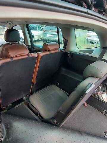 Коричневый Опель Zafira Tourer, объемом двигателя 1.6 л и пробегом 316 тыс. км за 11000 $, фото 9 на Automoto.ua