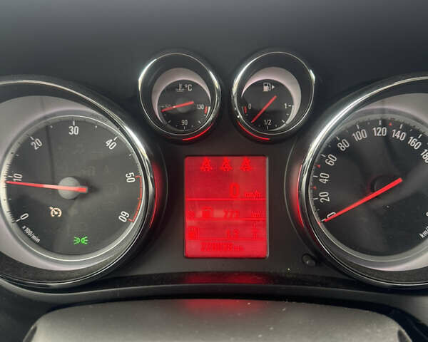 Коричневий Опель Zafira Tourer, об'ємом двигуна 1.96 л та пробігом 229 тис. км за 10399 $, фото 30 на Automoto.ua