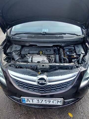 Коричневый Опель Zafira Tourer, объемом двигателя 1.6 л и пробегом 316 тыс. км за 11000 $, фото 10 на Automoto.ua