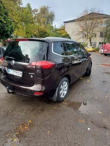 Коричневый Опель Zafira Tourer, объемом двигателя 1.6 л и пробегом 316 тыс. км за 11000 $, фото 2 на Automoto.ua