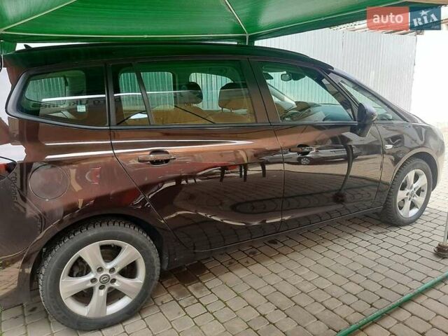 Коричневый Опель Zafira Tourer, объемом двигателя 1.6 л и пробегом 188 тыс. км за 9999 $, фото 8 на Automoto.ua