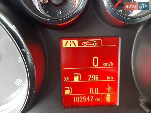 Коричневый Опель Zafira Tourer, объемом двигателя 1.6 л и пробегом 188 тыс. км за 9999 $, фото 19 на Automoto.ua