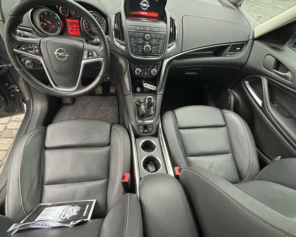 Коричневый Опель Zafira Tourer, объемом двигателя 1.6 л и пробегом 280 тыс. км за 9900 $, фото 6 на Automoto.ua