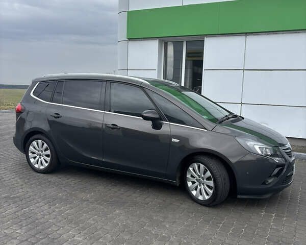 Коричневый Опель Zafira Tourer, объемом двигателя 1.6 л и пробегом 280 тыс. км за 9900 $, фото 1 на Automoto.ua