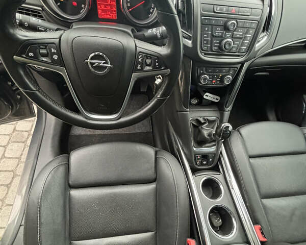 Коричневый Опель Zafira Tourer, объемом двигателя 1.6 л и пробегом 280 тыс. км за 9900 $, фото 8 на Automoto.ua