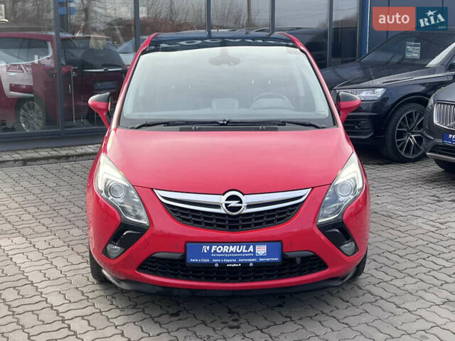 Красный Опель Zafira Tourer, объемом двигателя 2 л и пробегом 199 тыс. км за 10490 $, фото 4 на Automoto.ua