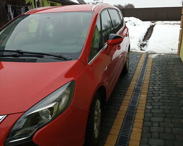 Красный Опель Zafira Tourer, объемом двигателя 1.6 л и пробегом 320 тыс. км за 8300 $, фото 1 на Automoto.ua