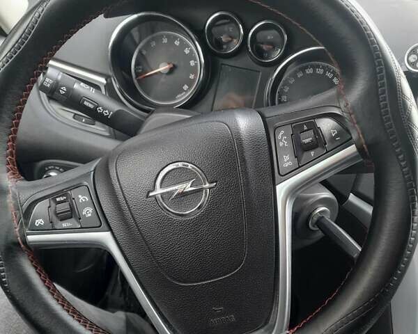 Червоний Опель Zafira Tourer, об'ємом двигуна 1.4 л та пробігом 359 тис. км за 8400 $, фото 13 на Automoto.ua