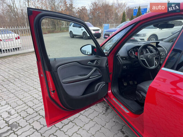 Красный Опель Zafira Tourer, объемом двигателя 2 л и пробегом 199 тыс. км за 10490 $, фото 12 на Automoto.ua