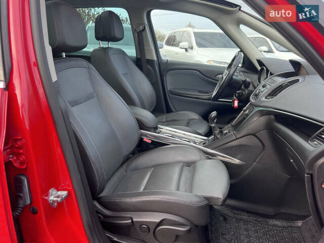 Красный Опель Zafira Tourer, объемом двигателя 2 л и пробегом 199 тыс. км за 10490 $, фото 28 на Automoto.ua
