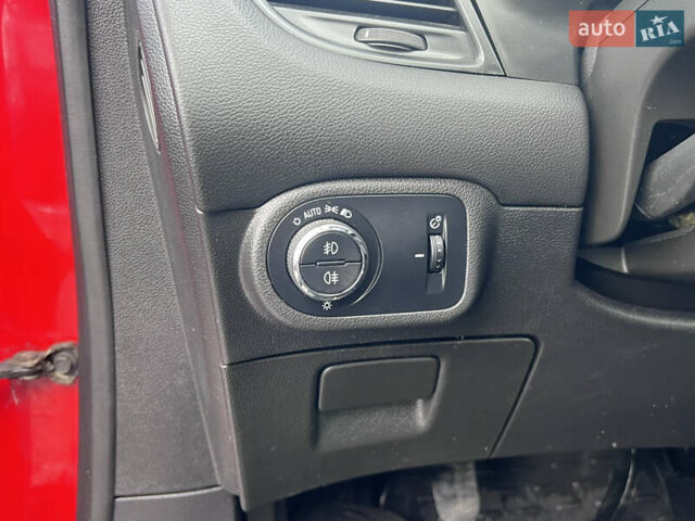 Красный Опель Zafira Tourer, объемом двигателя 2 л и пробегом 199 тыс. км за 10490 $, фото 15 на Automoto.ua