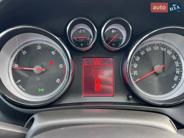 Красный Опель Zafira Tourer, объемом двигателя 2 л и пробегом 199 тыс. км за 10490 $, фото 39 на Automoto.ua