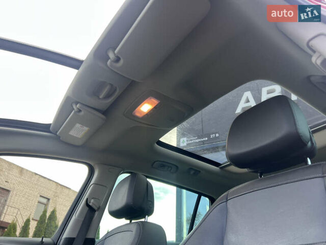 Красный Опель Zafira Tourer, объемом двигателя 2 л и пробегом 199 тыс. км за 10490 $, фото 26 на Automoto.ua