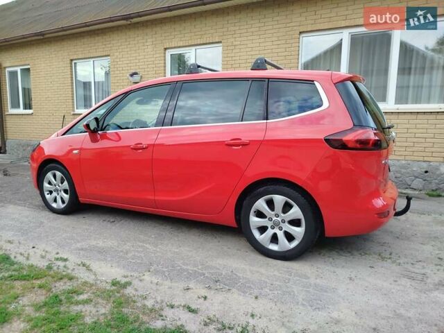 Красный Опель Zafira Tourer, объемом двигателя 1.6 л и пробегом 205 тыс. км за 11500 $, фото 10 на Automoto.ua