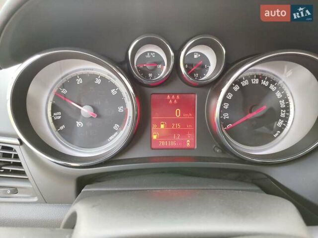Красный Опель Zafira Tourer, объемом двигателя 1.6 л и пробегом 205 тыс. км за 11500 $, фото 18 на Automoto.ua