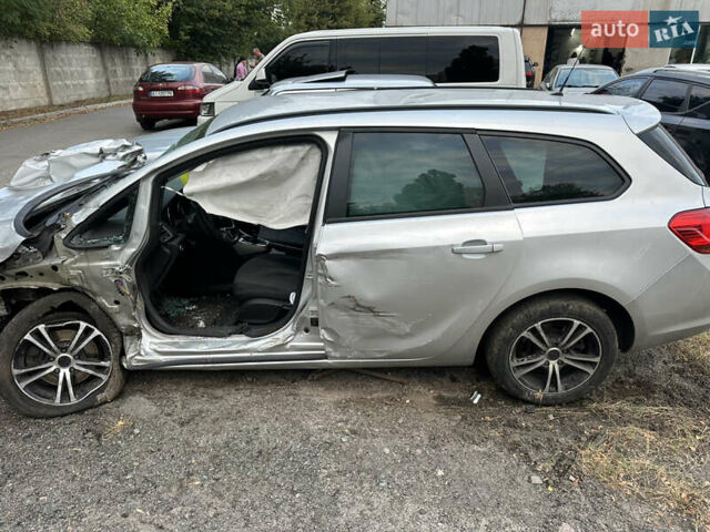 Опель Zafira Tourer, объемом двигателя 1.7 л и пробегом 180 тыс. км за 2500 $, фото 9 на Automoto.ua