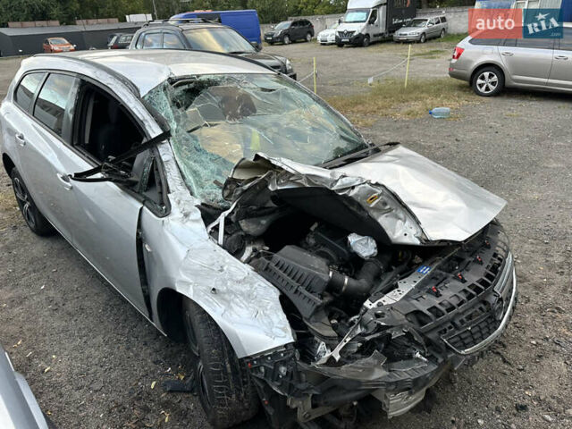 Опель Zafira Tourer, объемом двигателя 1.7 л и пробегом 180 тыс. км за 2500 $, фото 4 на Automoto.ua